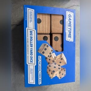 Saddlebred Gametime Wooden Yard Dice - Natural and Black